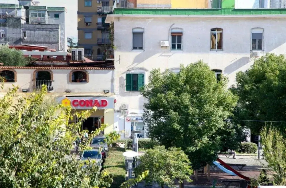 Garibaldi Apartments