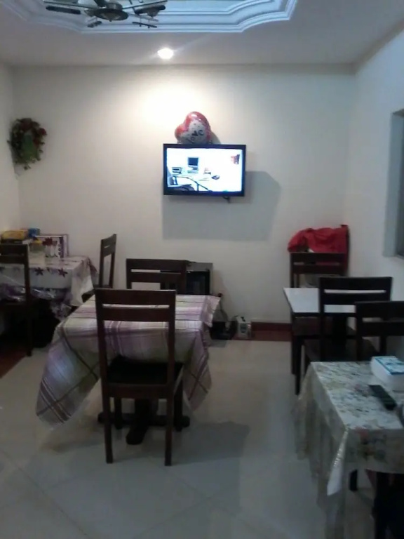 Food & Beverage