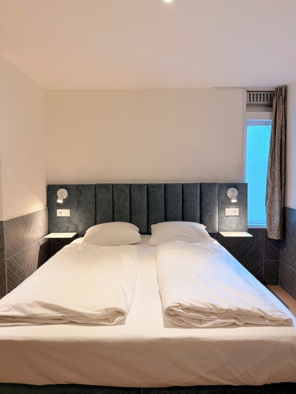 Economy room