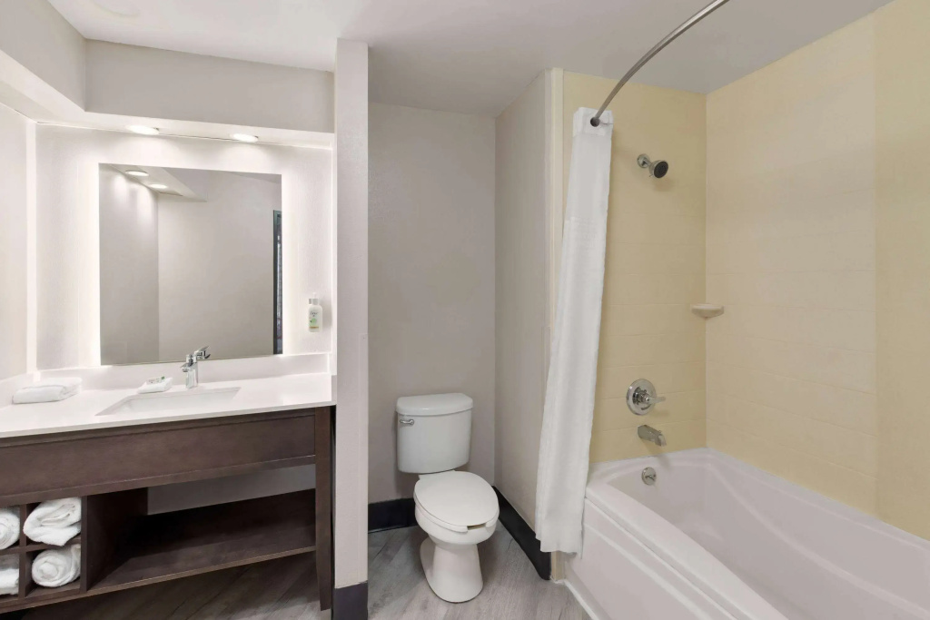 La Quinta Inn & Suites by Wyndham Goodlettsville - Nashville - фото 8