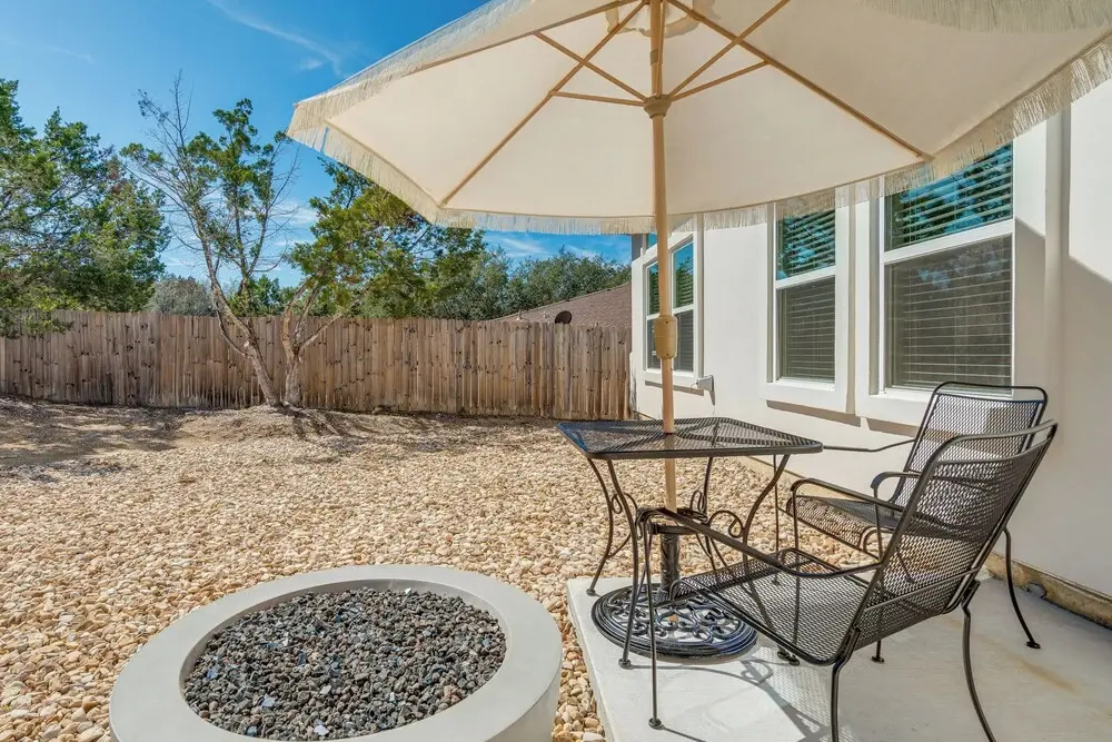 Idyllic Lago Vista Home < 1 Mi to Lake Travis!