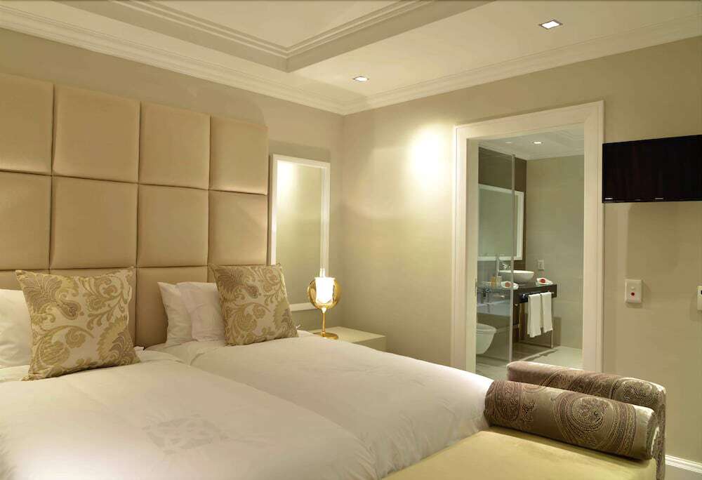 Cape Royale Luxury Suites by null