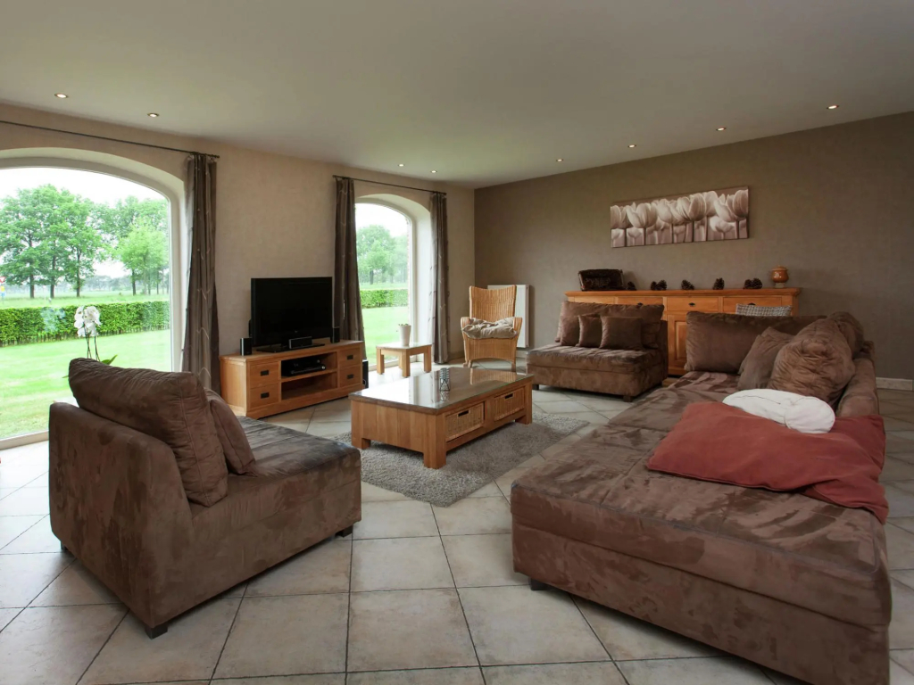 Peer Villa With Garden - фото 3