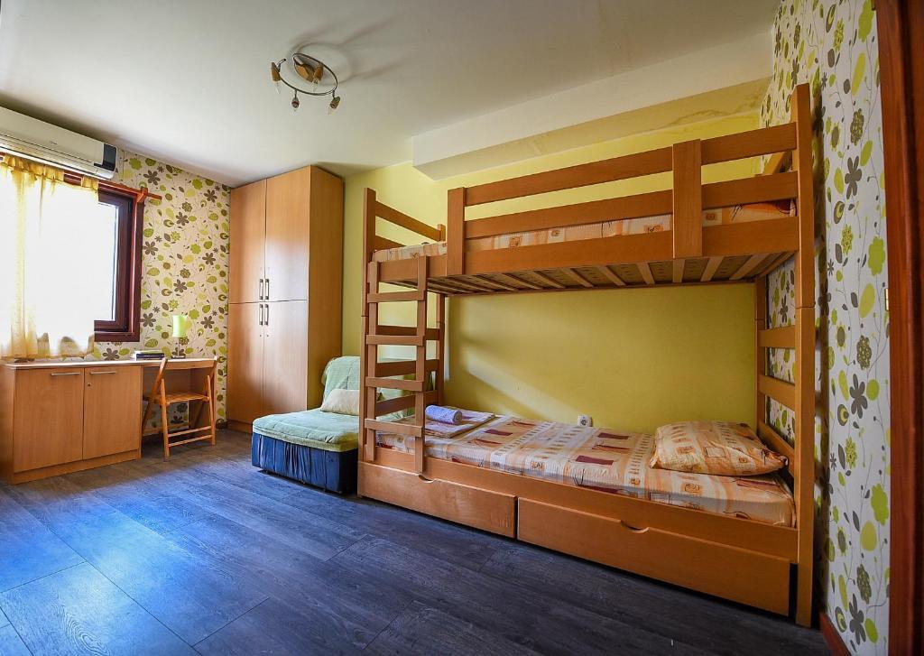 San Art Floating Hostel by null