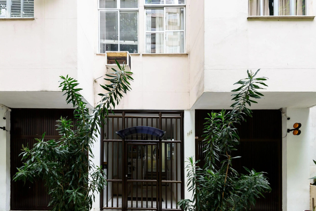 Apartamento Decorado Em Copacabana | Sf 184/604