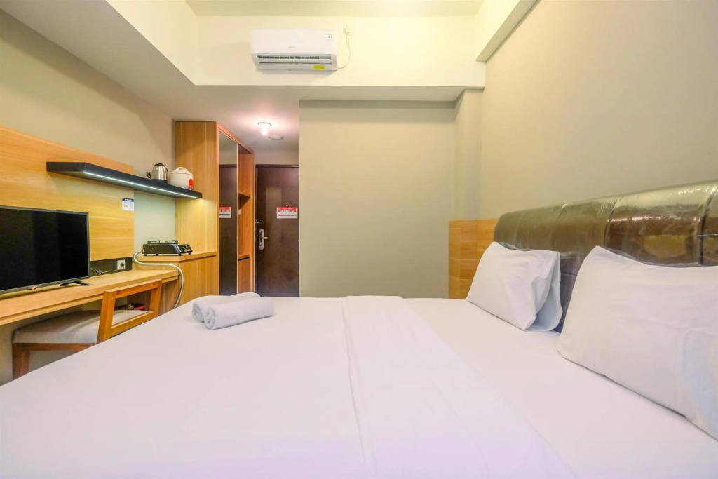 Wonderful Studio Apartment at Mustika Golf Residence