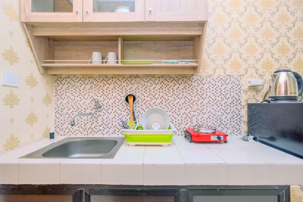 Отель Classic Studio Room At Dave Apartment, фото 9