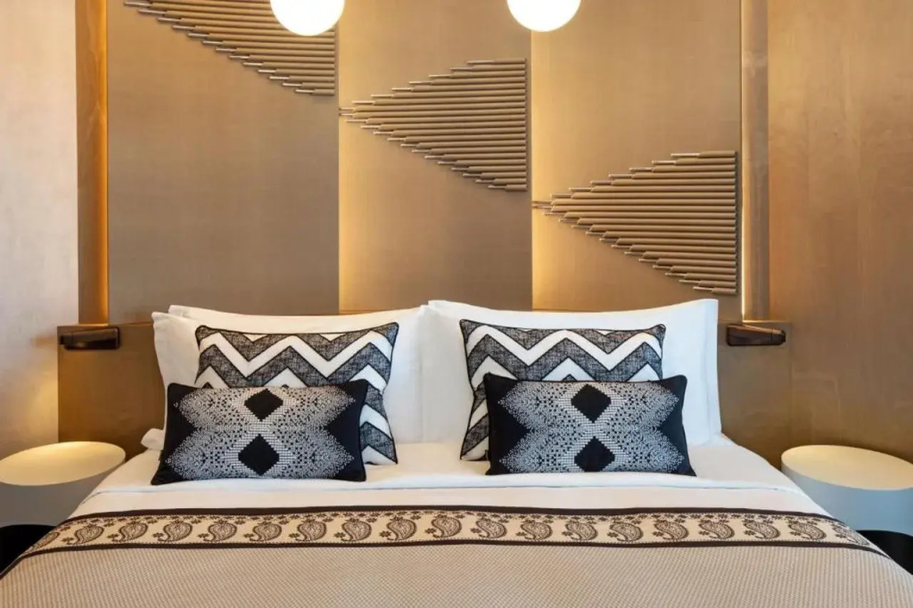 Paragraph Freedom Square, A Luxury Collection Hotel, Tbilisi — фото