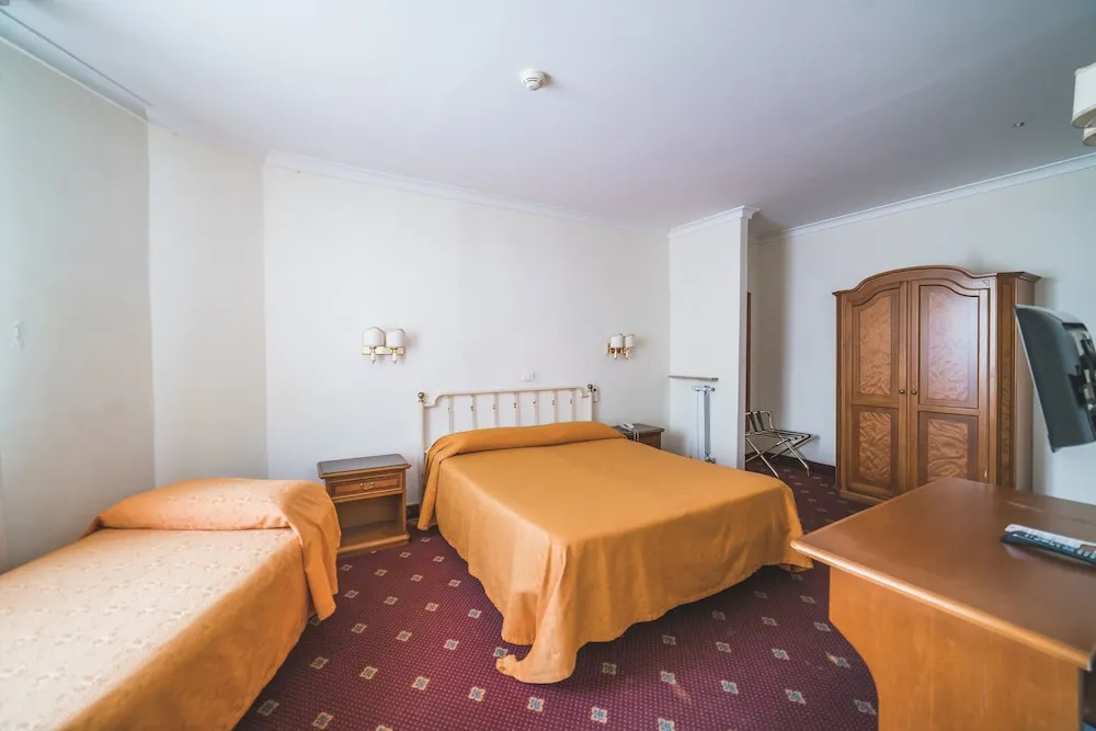 Classic Triple room