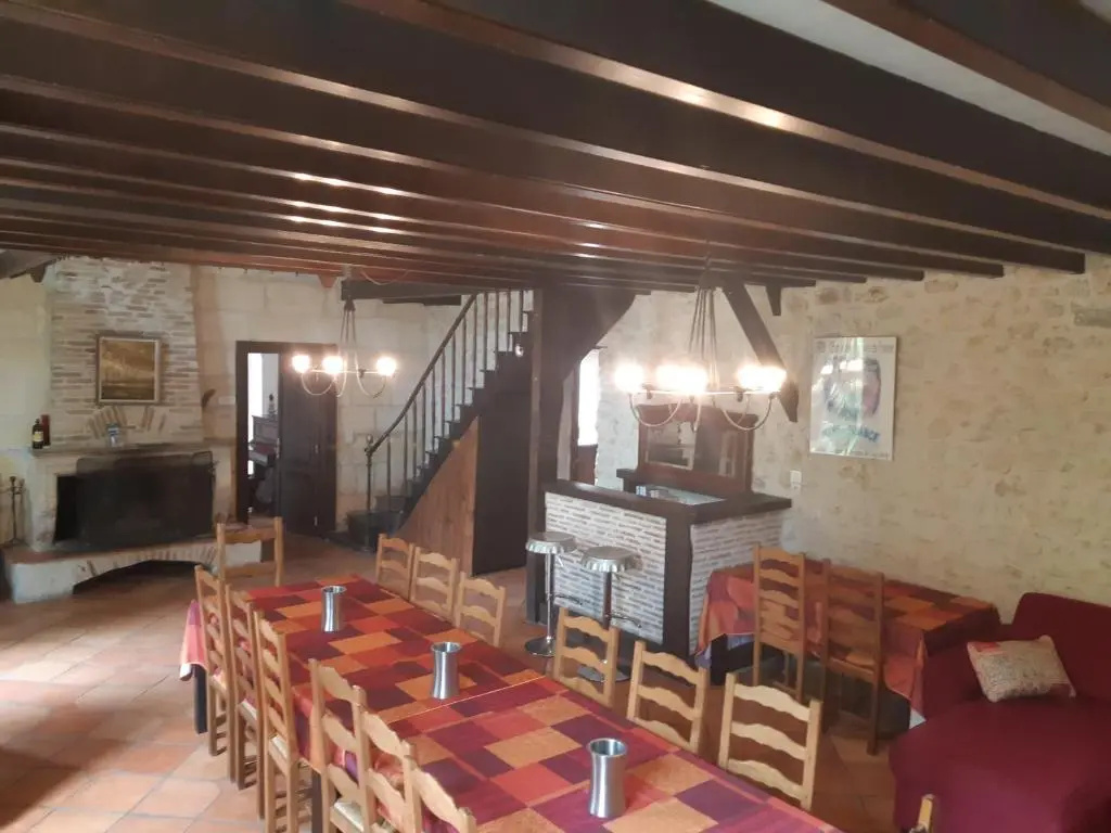 5 Bedrooms Cottage