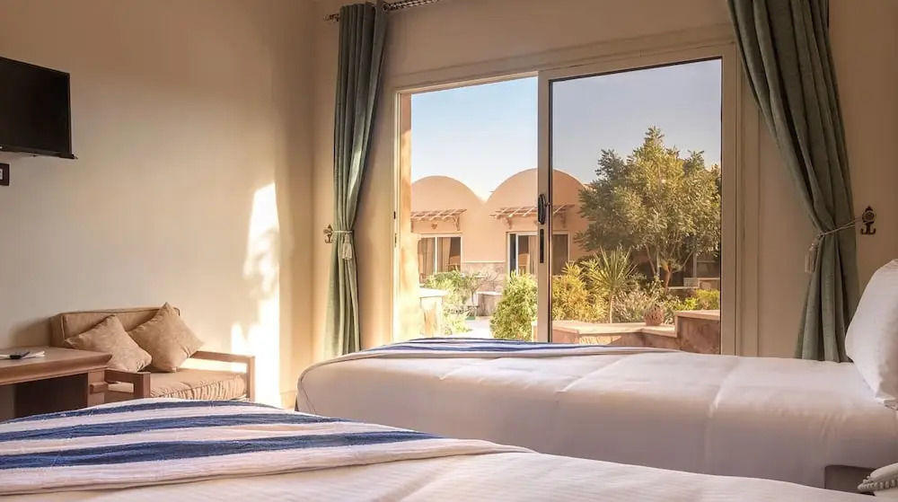 Silver Beach Resort - фото 2