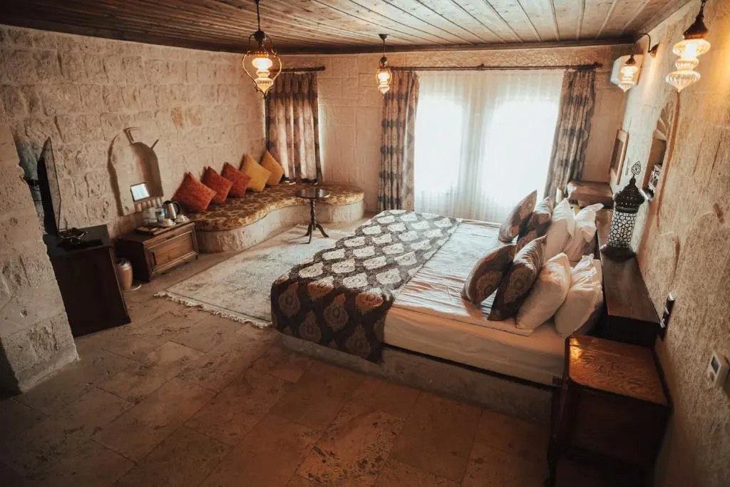 Deluxe Double room (full double bed)