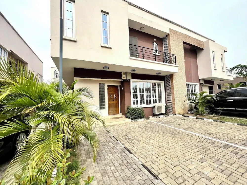 FURNISHED APARTMENTS Duplex