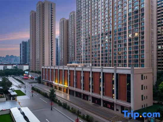 Rezen Aisheng Hotel (Peony Square Wanda) in Luoyang
