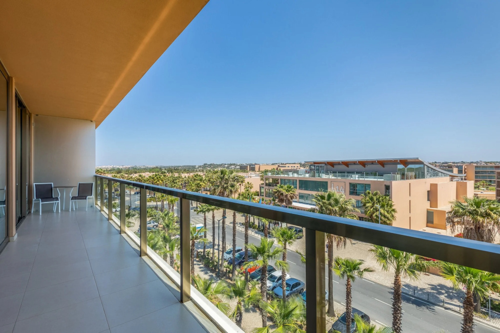 Balcony & Terrace