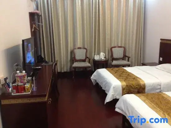 Deluxe Double room (full double bed)