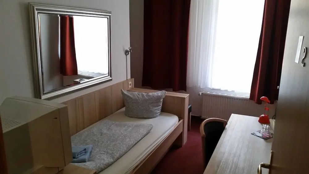 Economy room