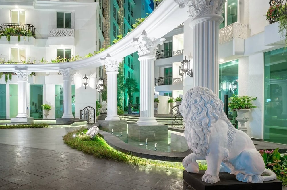 Resort Style Living - Great Location At Pattaya
