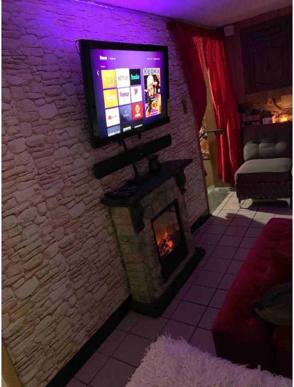 Nice Cozy Room By Empire City Casino And Cross County Mall