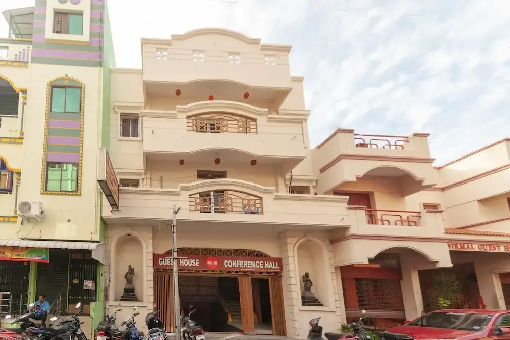 Oyo 19906 Hotel Bliss Inn