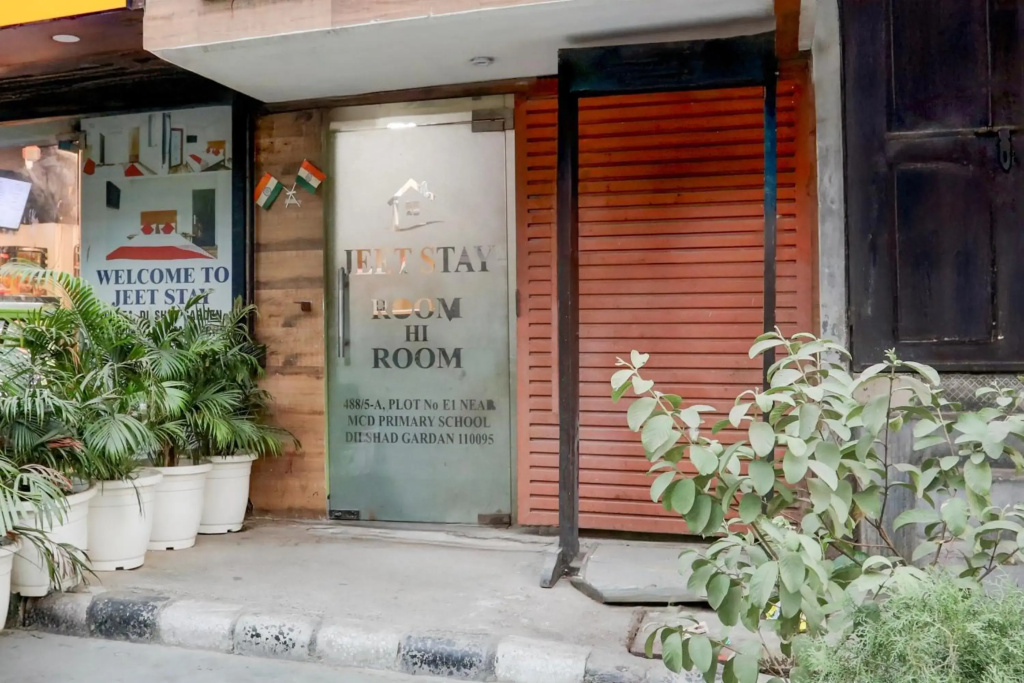 OYO Flagship 80461 R K Residency
