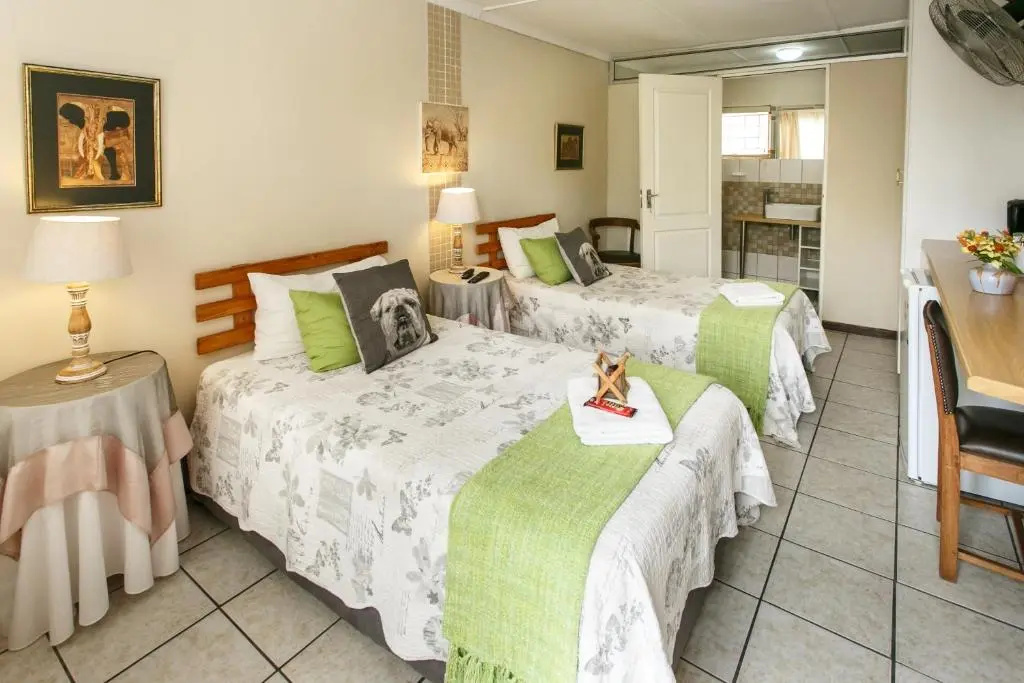 Standard Double room with garden view (twin beds)