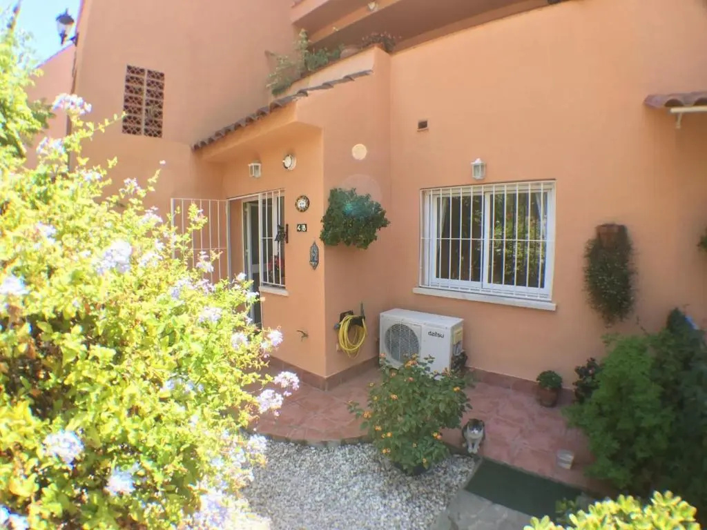 2236-Lovely groundfloor with pool view