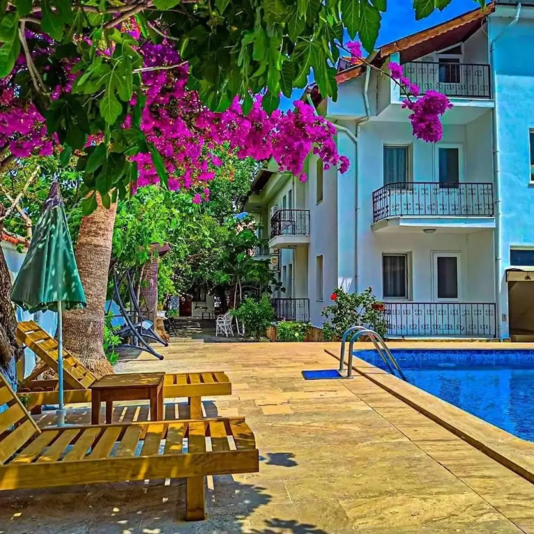 Standard Suite with pool view