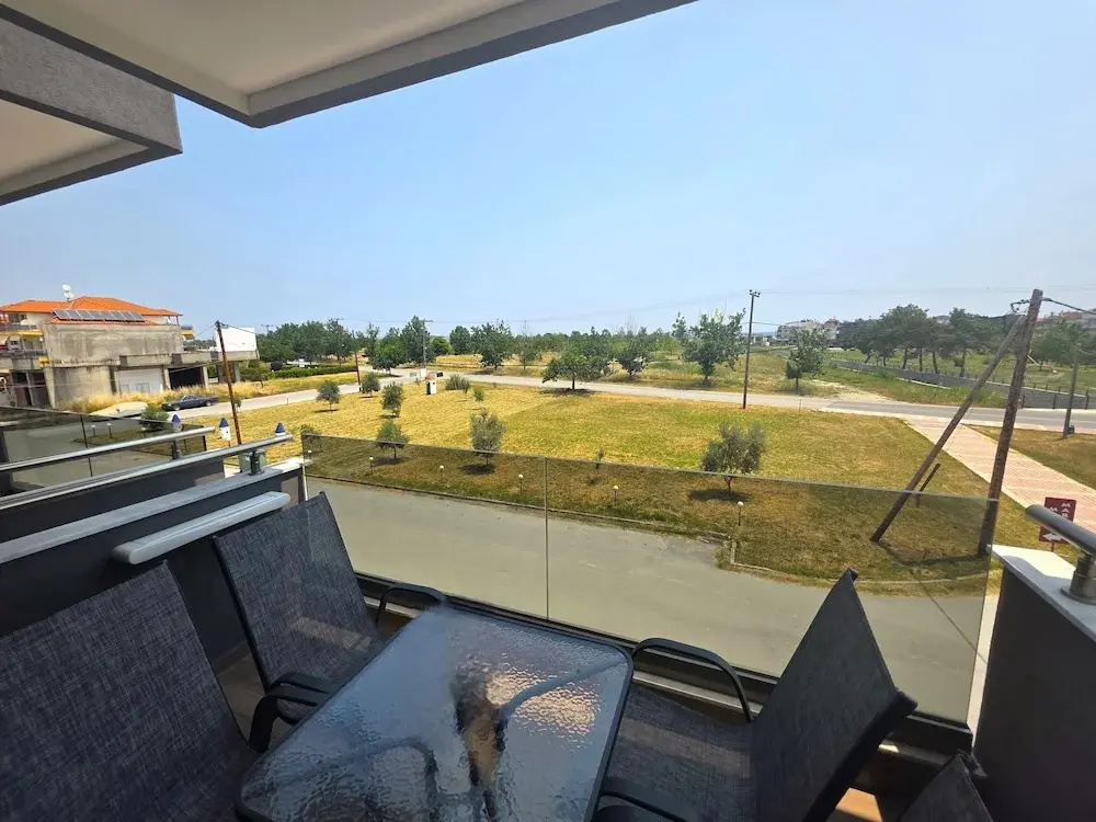 Deluxe Double room with balcony (full double bed)