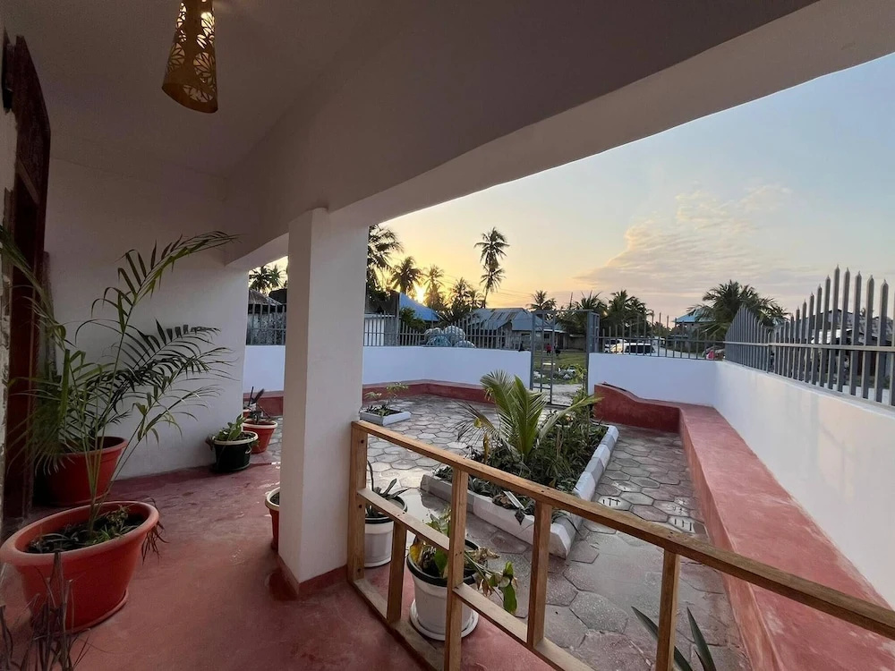 Cozy 3-bedroom Home 2 Minutes From Jambiani Beach