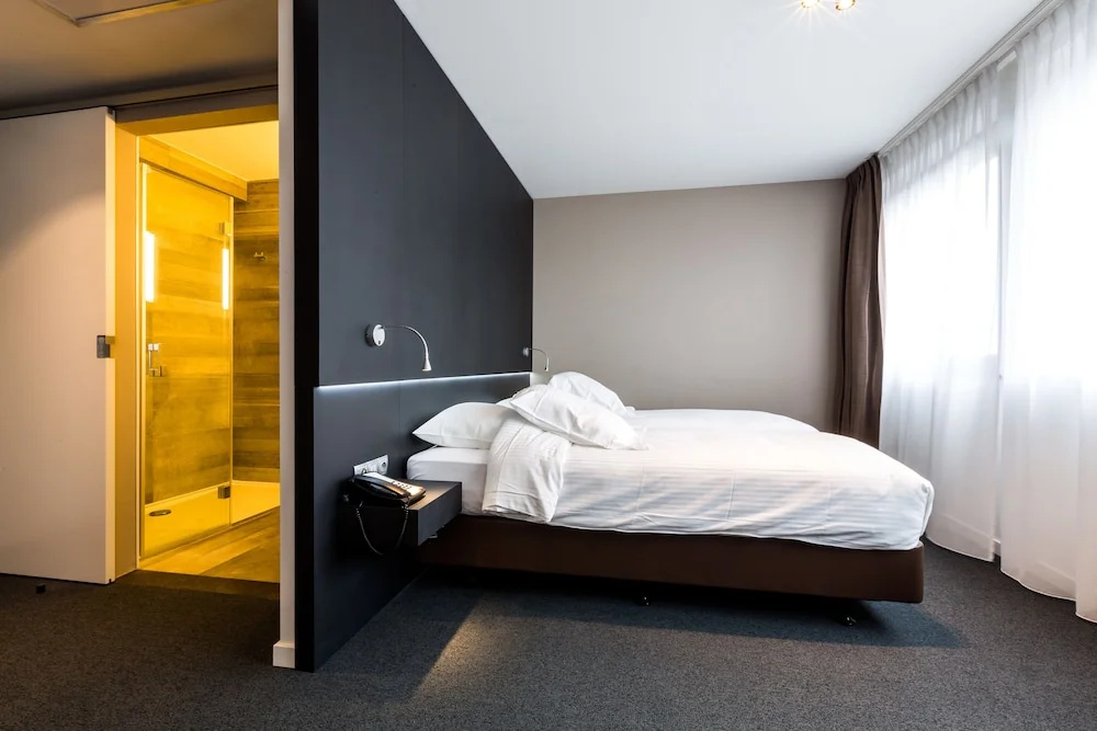 Standard Premium Double room (full double bed)