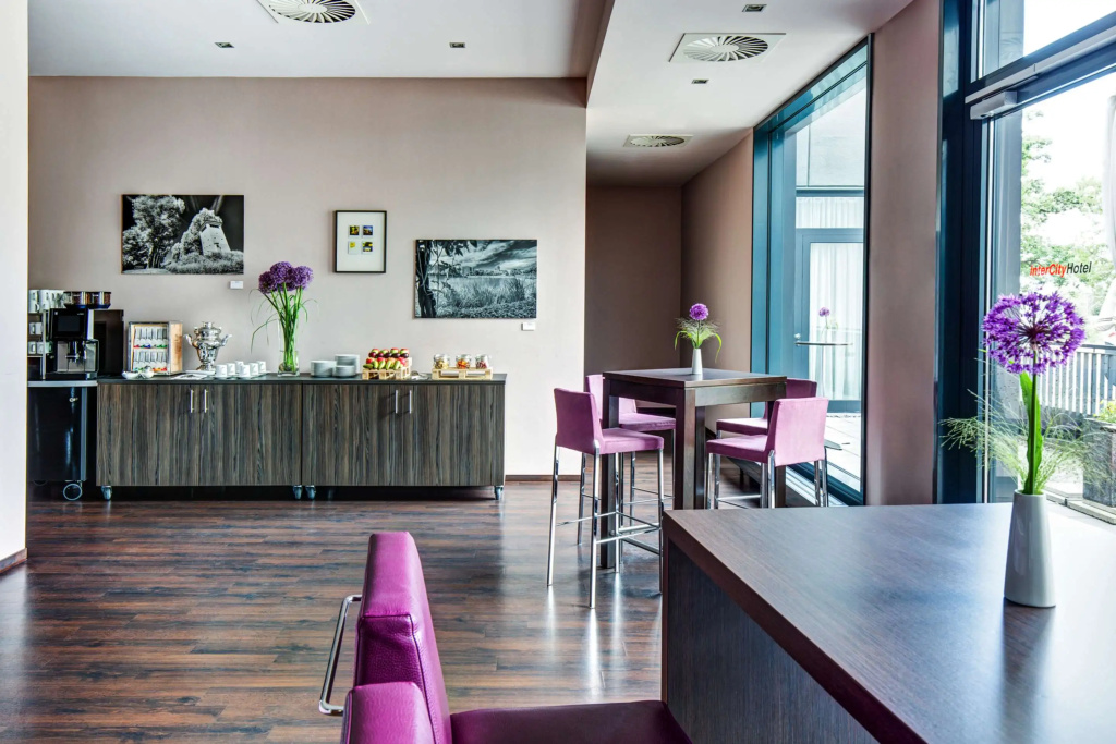 Food & Beverage