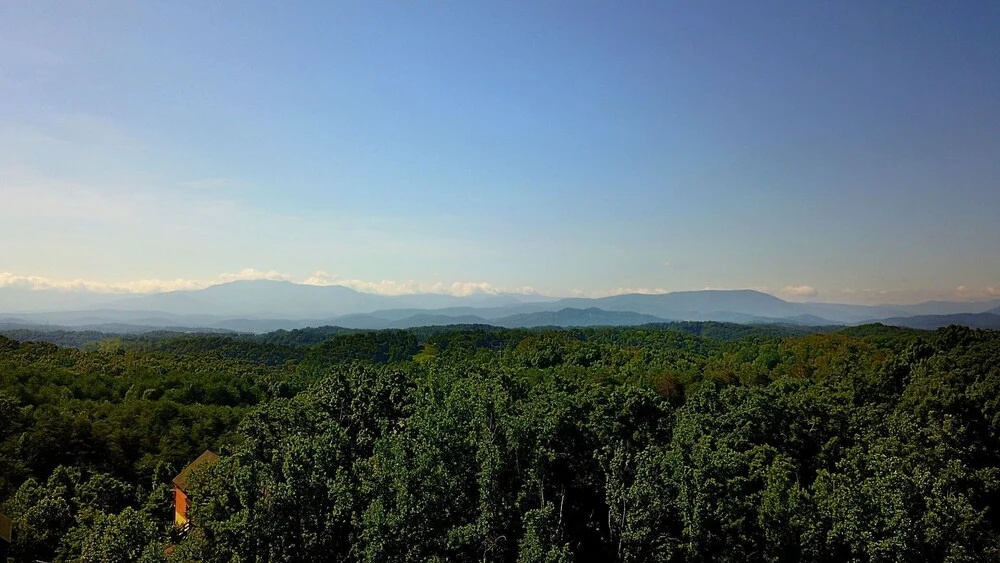 Declan's View - Cozy 1 bedroom with Game room and Great Mountain Views! 1 Cabin by RedAwning