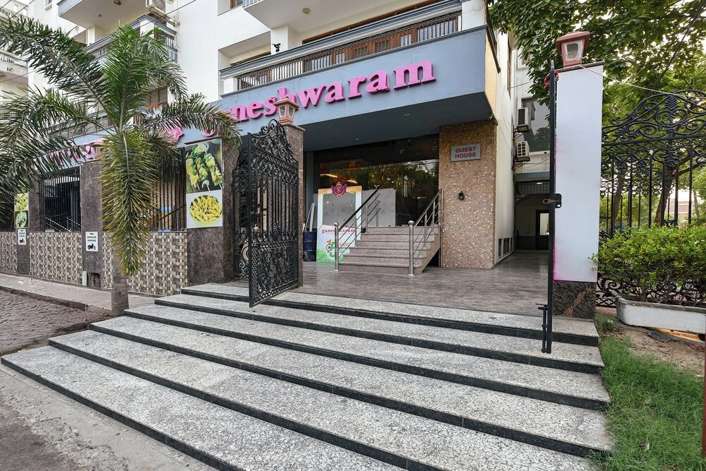 FabHotel Ganeshwaram 45