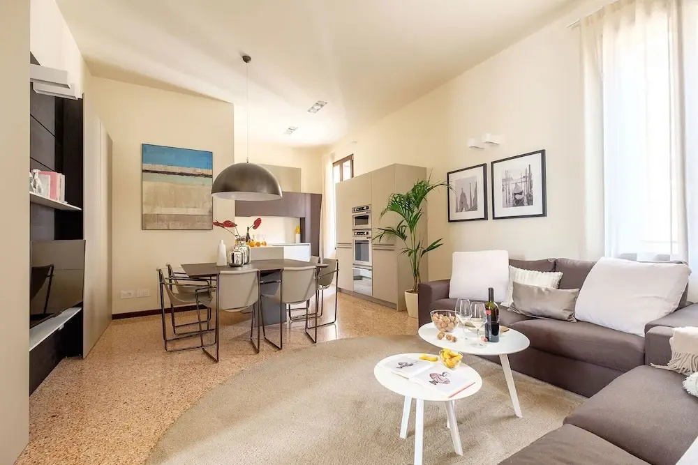 3 Bedrooms Luxury Apartment