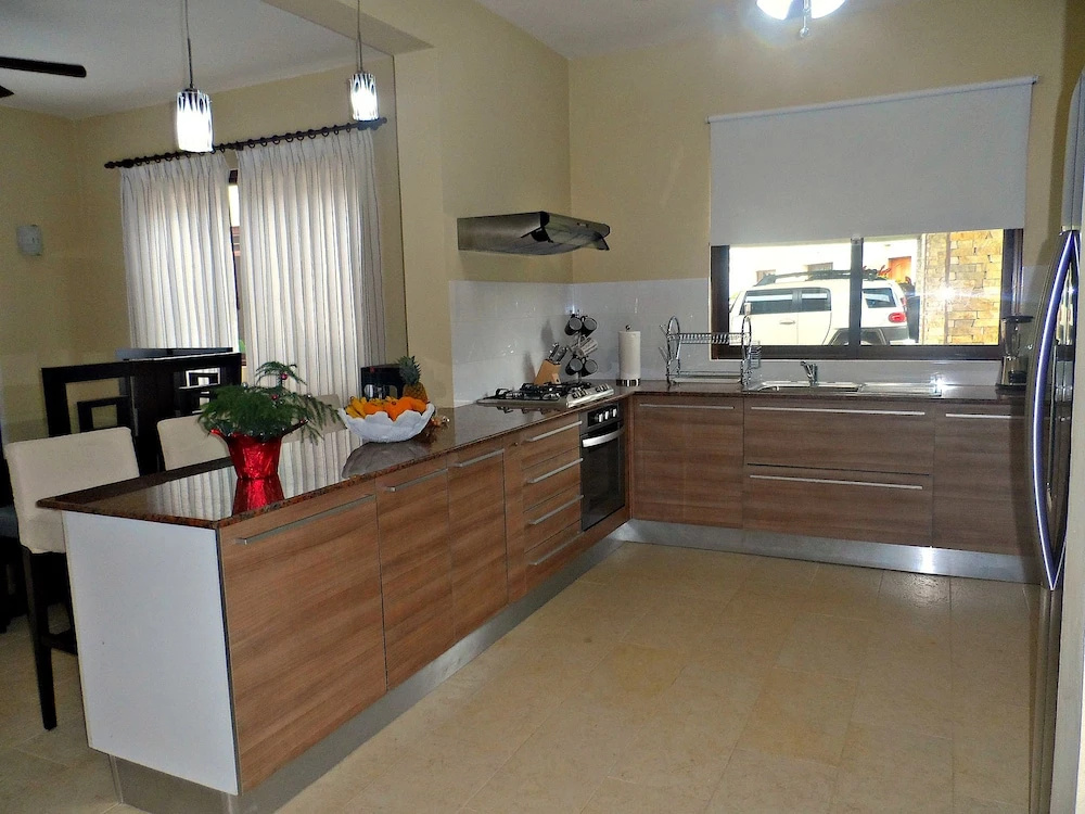5 Bedrooms Executive Villa with balcony