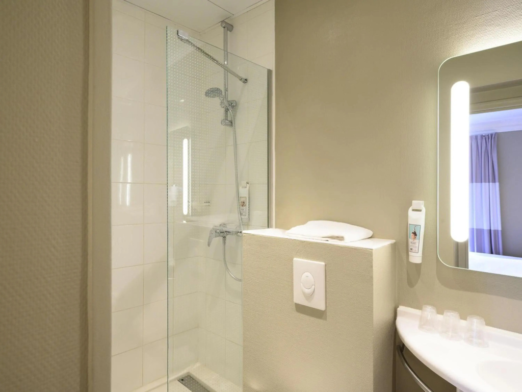 Отель Ibis Paris Tour Montparnasse 15Ème в Париже