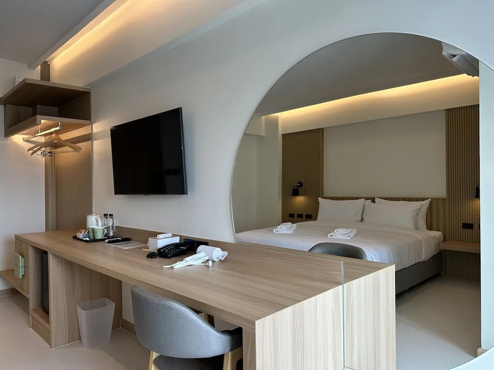 Standard Double room with balcony (full double bed)