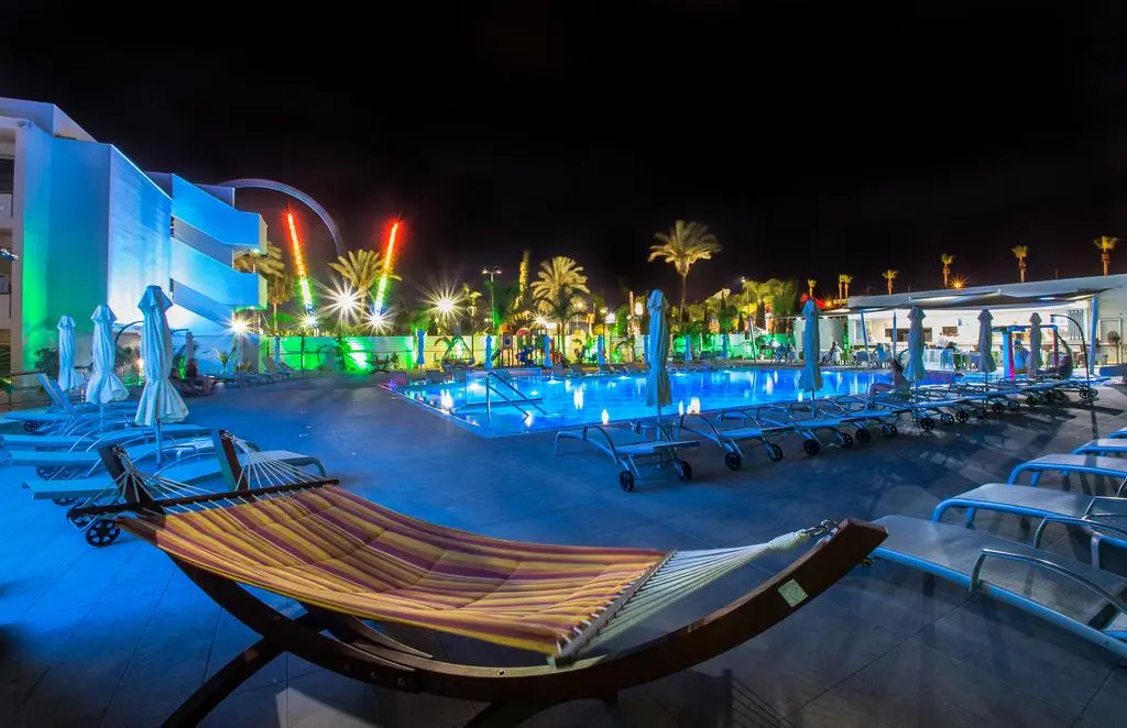 Beach & Waterfront