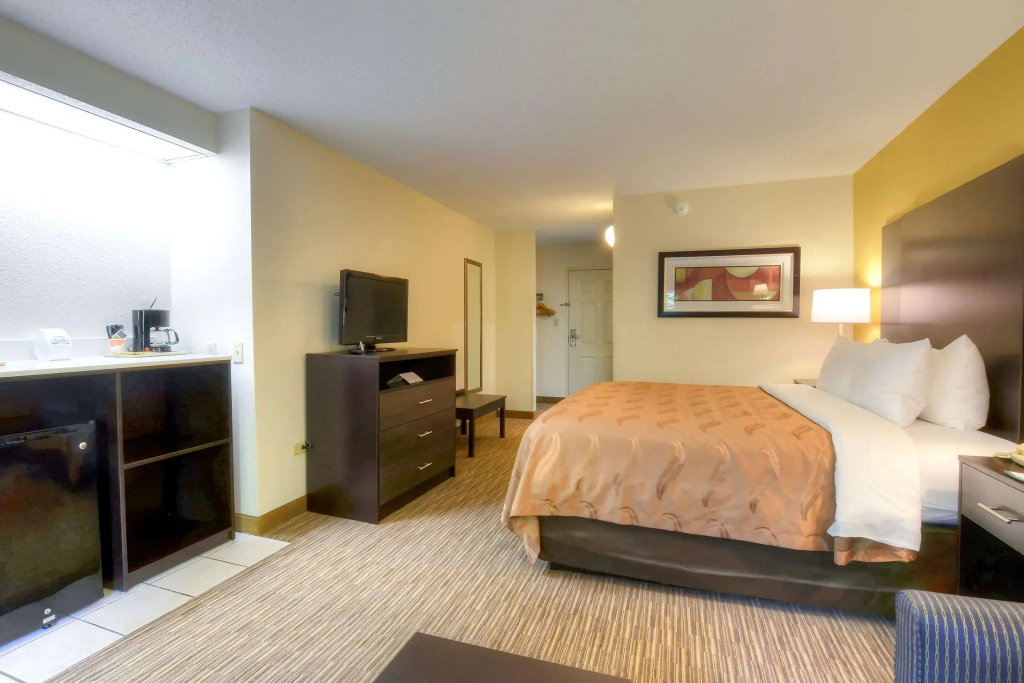 Double Suite (full double bed)
