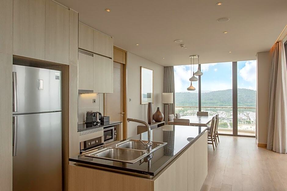 Intercontinental Phu Quoc Long Beach Resort