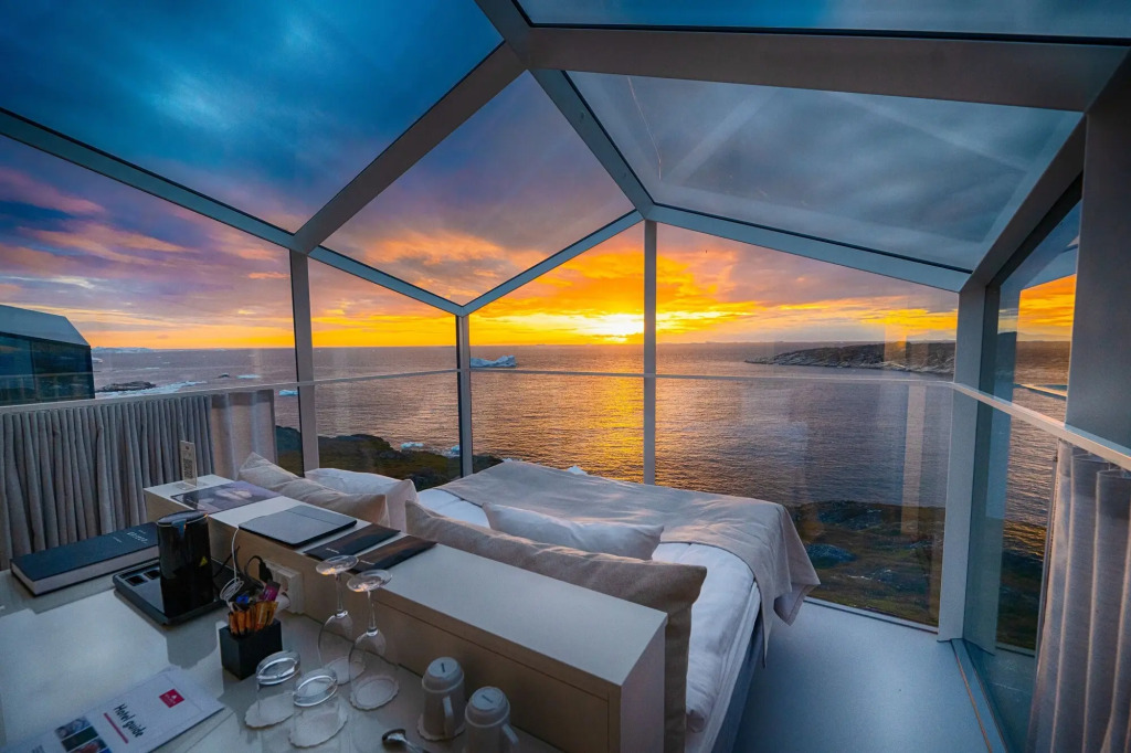 Hotel Arctic by null