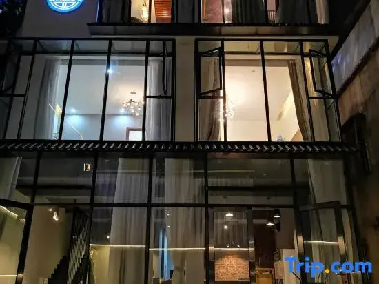 Xinghu No.5 Homestay (Zhaoqing Yanqian Baohuan Avenue)