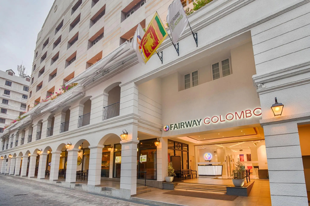 Fairway Colombo - Sri Lanka's First Hotel With Robot Technology — фото
