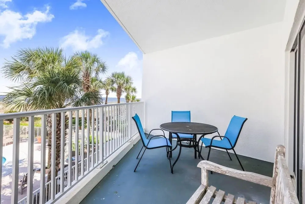 Palm Beach 22-d Beachfront Beach-view 2nd Floor