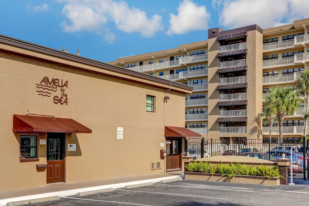 108 Amelia by the Sea