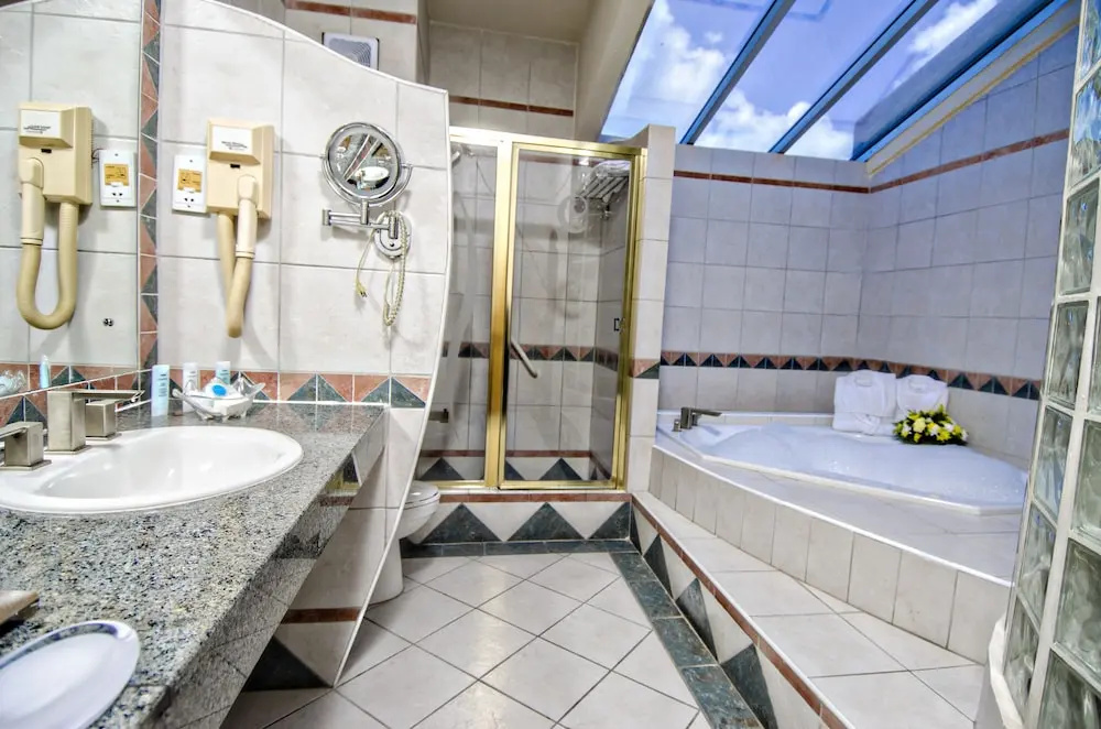 2 Bedrooms Suite with balcony and with view