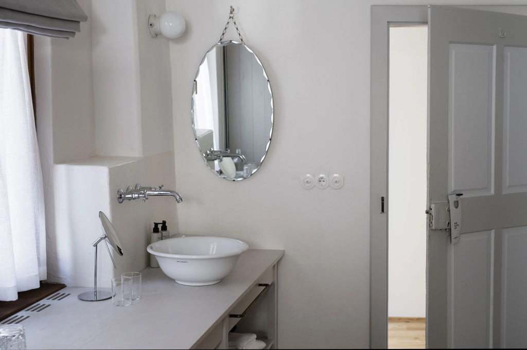 1477 Reichhalter Eat & Sleep by null