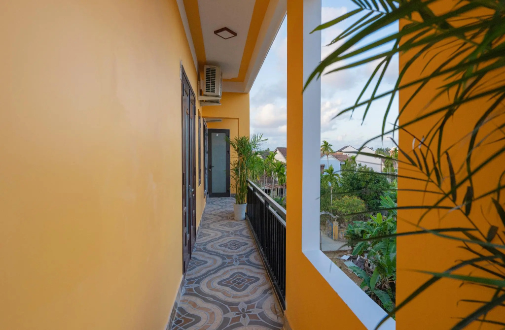 Standard Double room with balcony (full double bed)