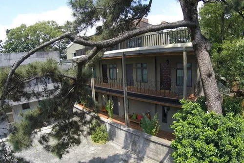 68 Bay Manor
